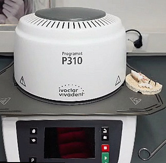 Forno per ceramica Ivoclar Programat P310 nel laboratorio Creadent