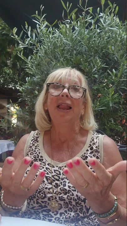 Joëlle, paziente francese — fotogramma della sua videotestimonianza