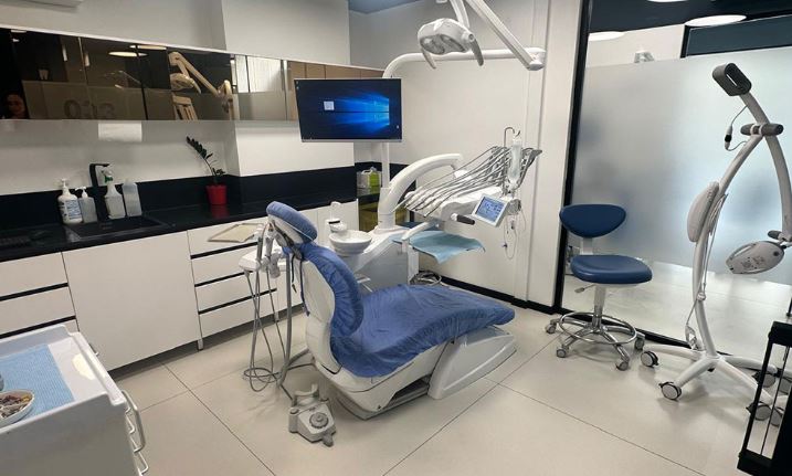 Terza sala operativa della Creadent Clinic, Tirana