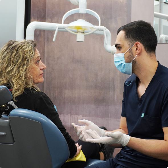 Prima visita e consulto in poltrona alla clinica dentale Elonix, Tirana