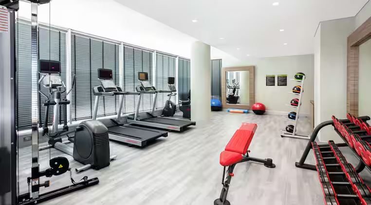 La palestra dell’Hilton Garden Inn Tirana